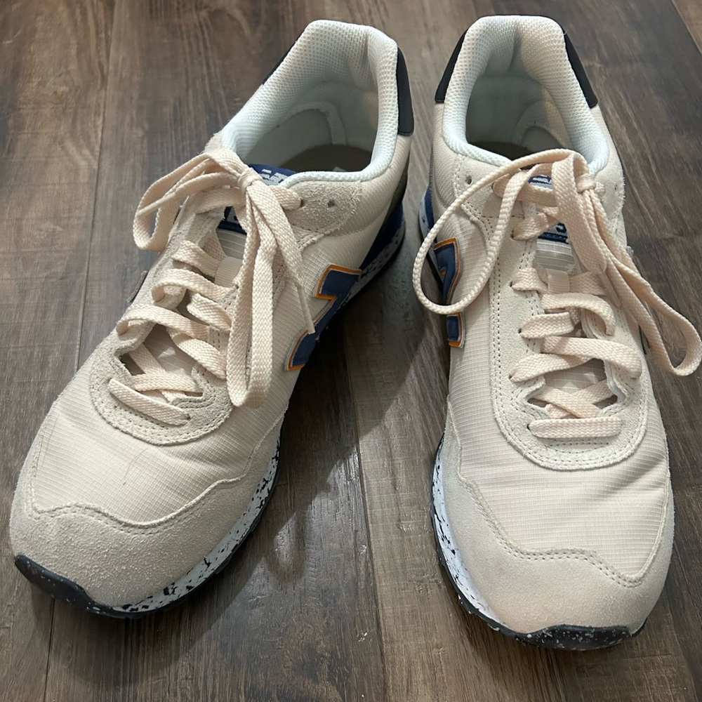 New Balance 515 Mens tennis/walking shoe size 12 beige, blue & orange ML515AT3